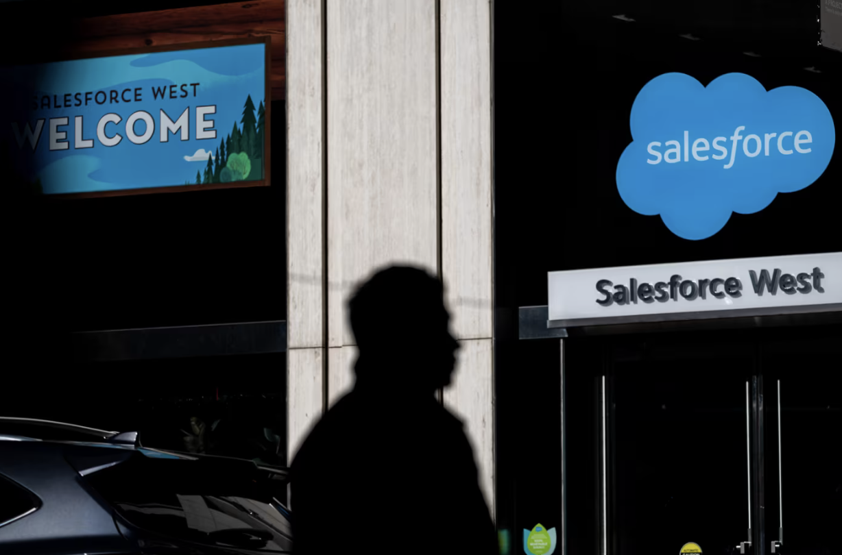 Salesforce有望成为人工智能领域领军者，值得买入该股票