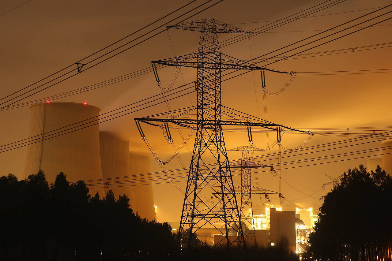 人工智能正推动全球公用事业类股票走强：把握这一趋势的三大投资思路