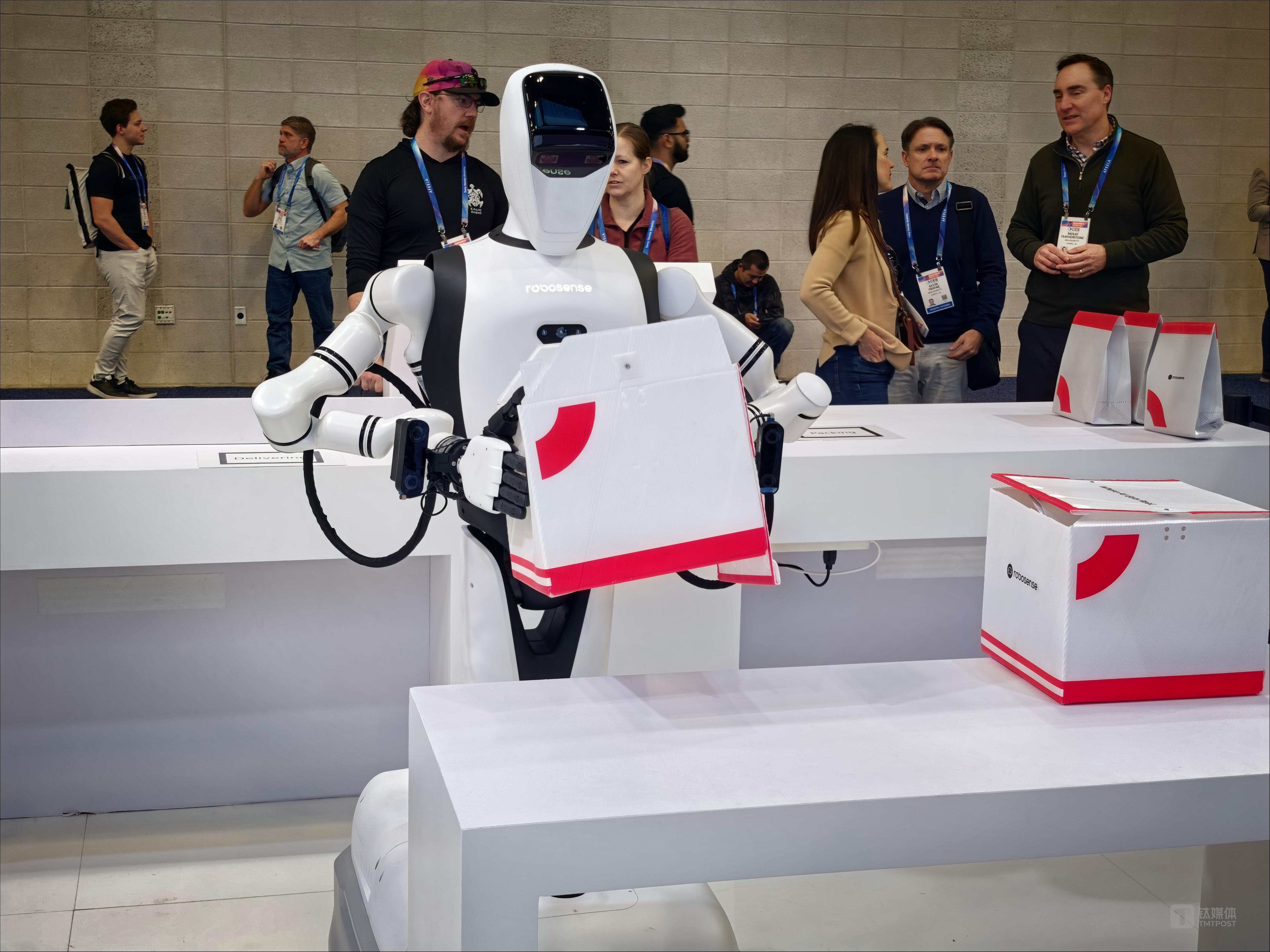 人形机器人手眼协同的难题，速腾聚创给出了新解法｜CES 2026