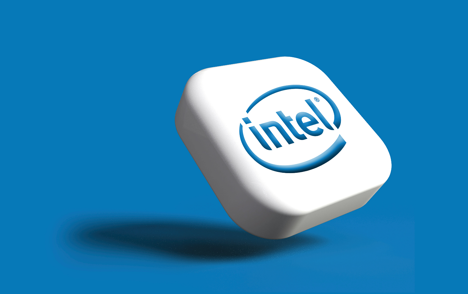 Q4英特尔AI强劲增长，但供应短缺拖累盈利，盘后跌超10%