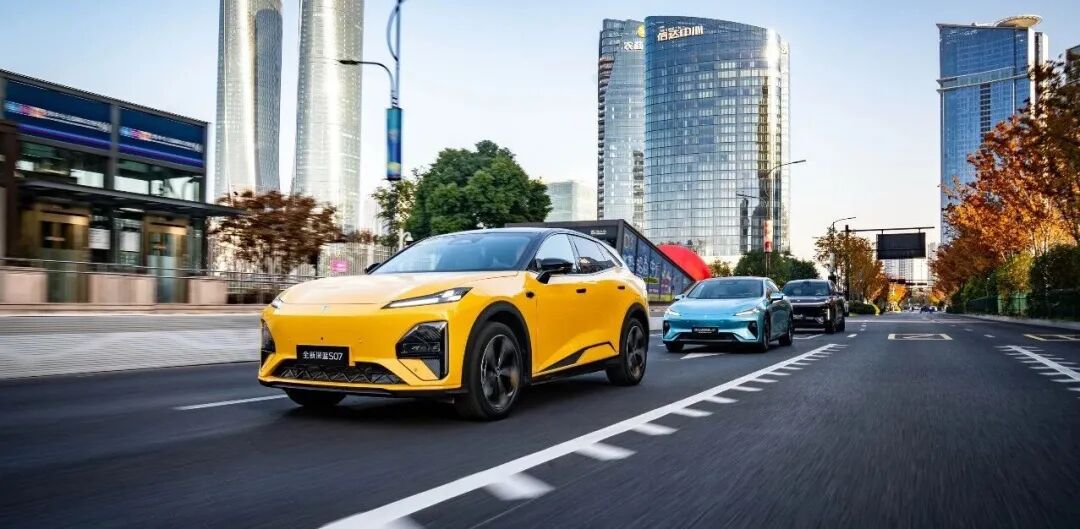 新造车2025年复盘：零跑登顶，小鹏逆袭，理想遇挫