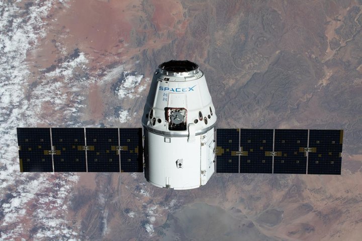 马斯克再甩 “王炸”:SpaceX 真能重塑 “太空经济学”?