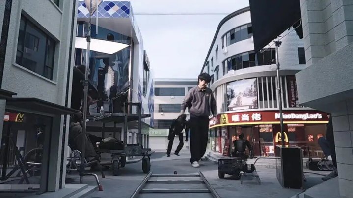 1亿上春晚后,王兴兴们继续过苦日子