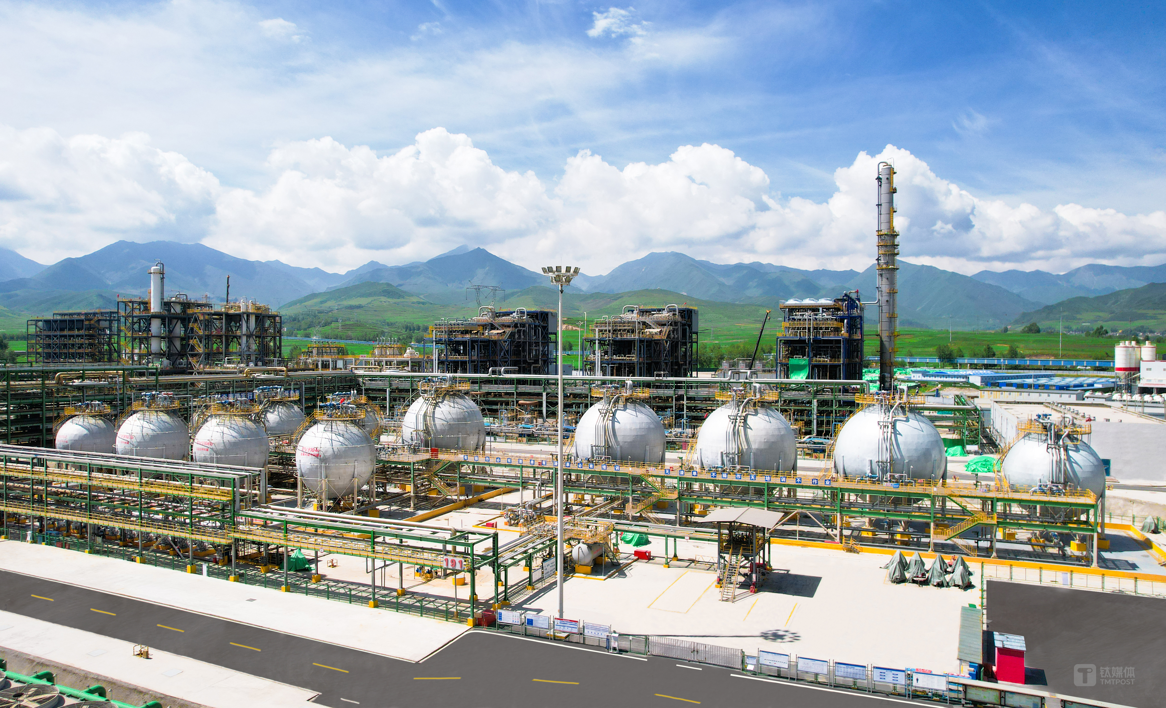 光伏大转向：收储受限，整合主导，2026是收购大年 | 行业风向标