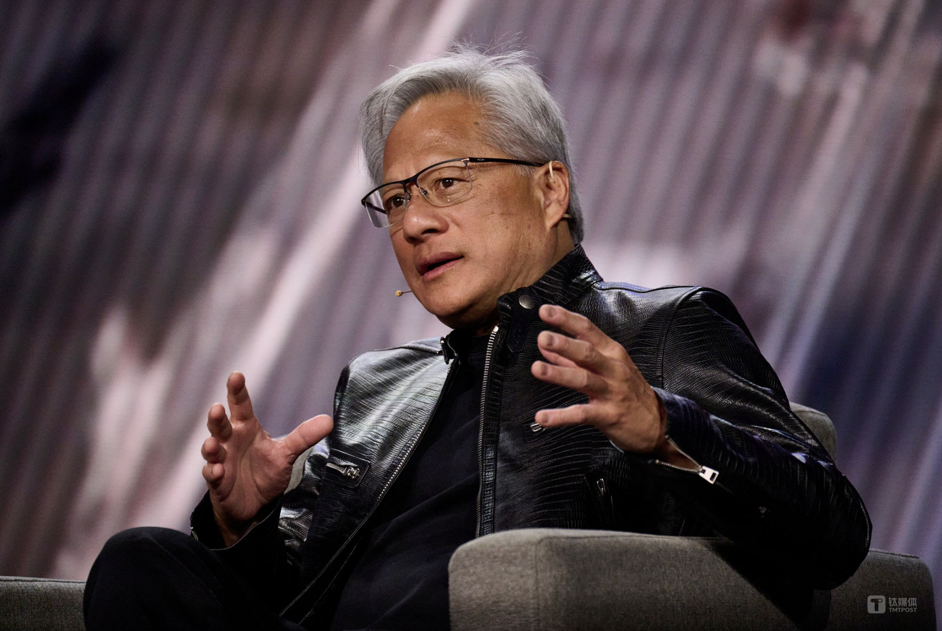 黄仁勋能否玩转“Agent经济学”？｜AGI焦点