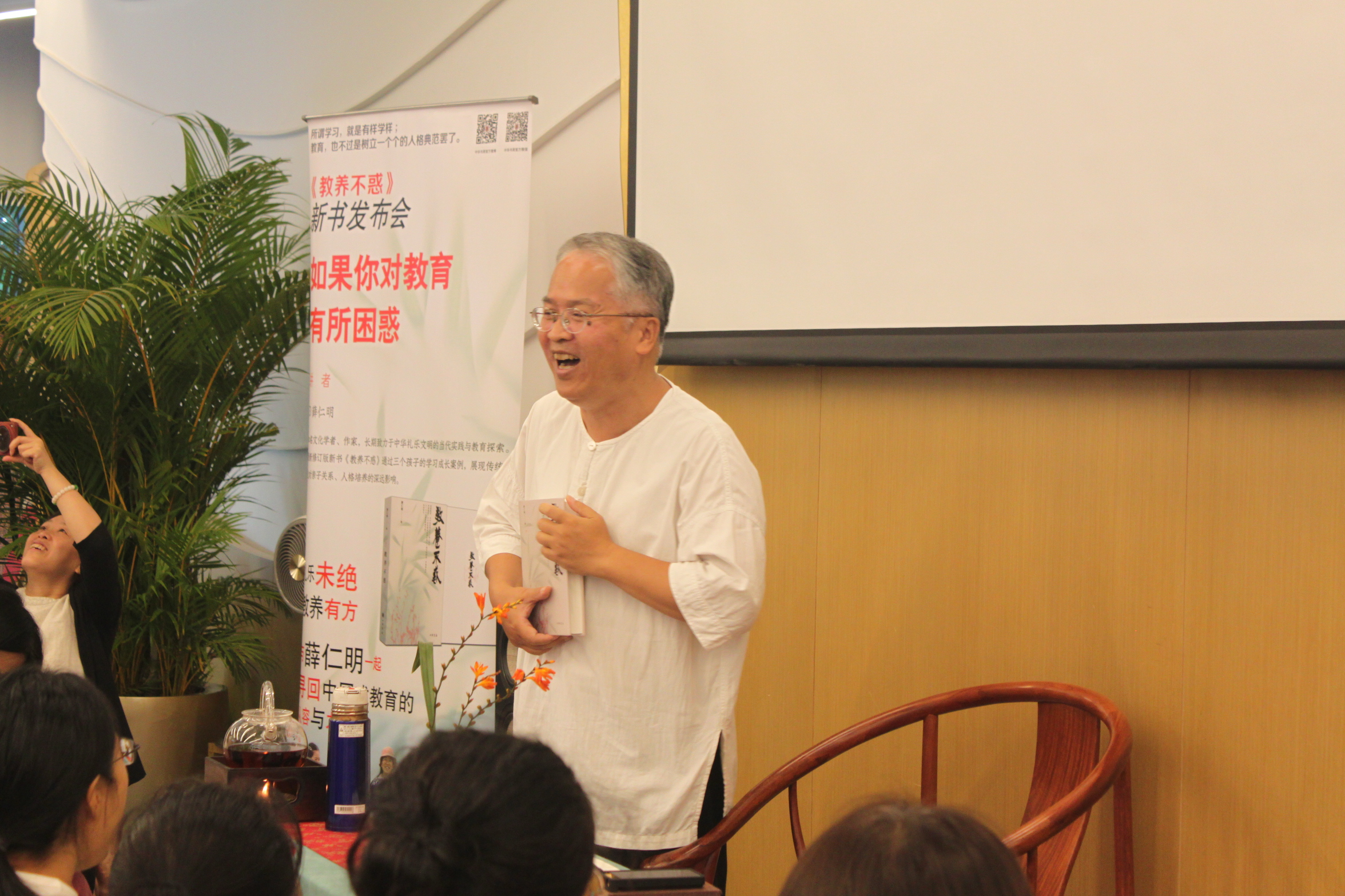 面对“鸡娃内耗”、“孩子躺平”问题，这篇深度对谈给出了一把“钥匙”