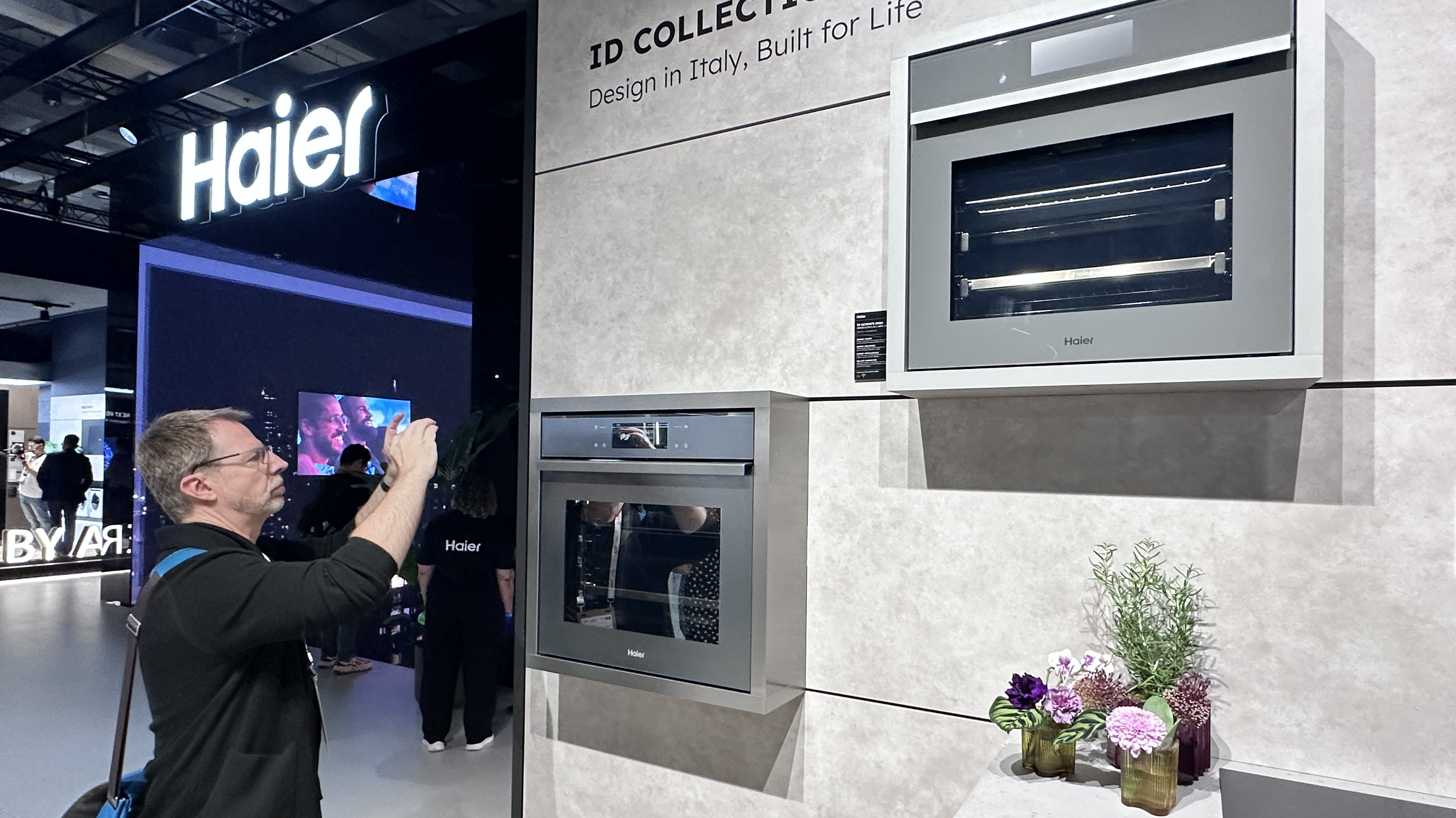 海尔智家发布AI之眼2.0和家庭机器人，无人家务更进一步