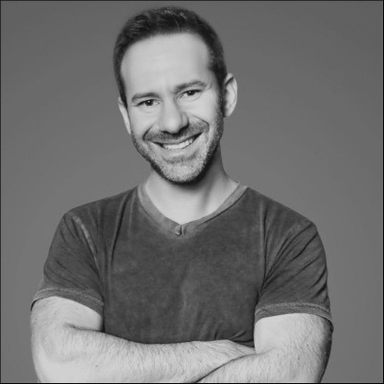 OnlyFans幕后大佬去世！他留下的80亿“成人金矿”谁接盘？千万网红的饭碗悬了