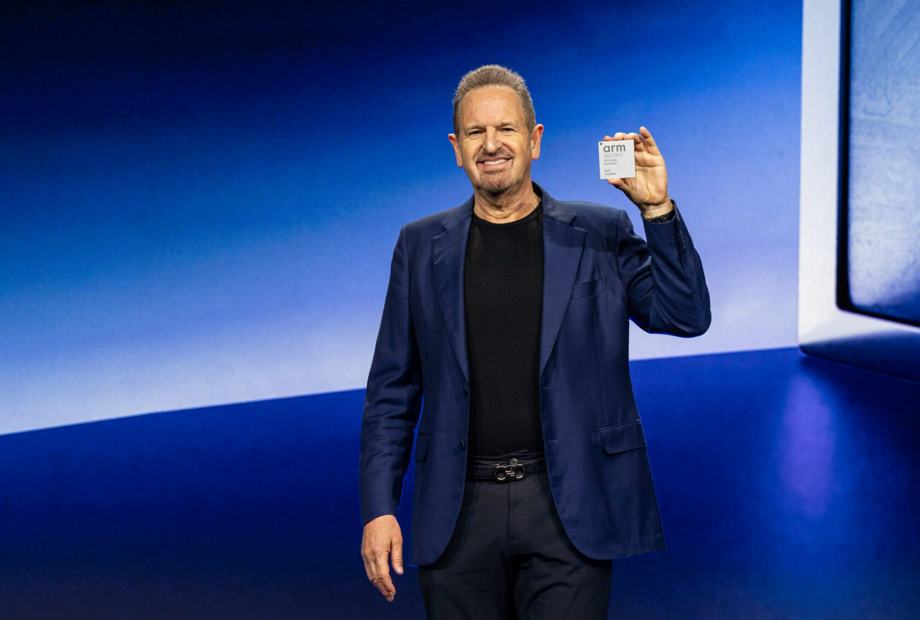 Arm下場造芯：首推AGI CPU直供Meta，萬億算力市場的“越頂傳球”