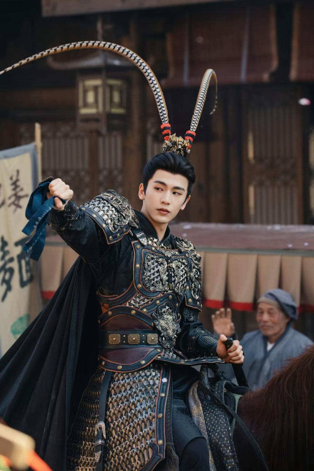 张凌赫被嘲“粉底液将军”，网友到底在不满什么？