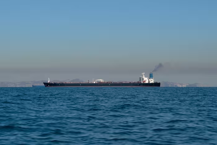 伊朗可能关闭霍尔木兹海峡，为什么航运股将从中受益