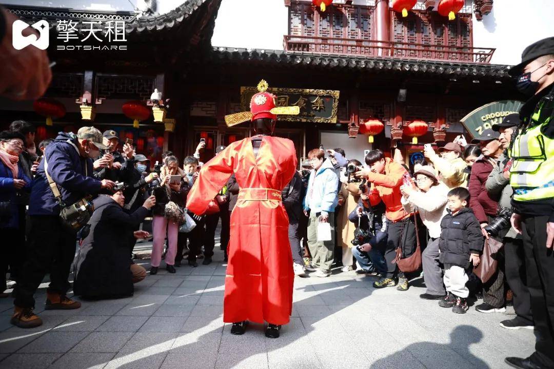 春晚之后，机器人忙着“走穴”接活