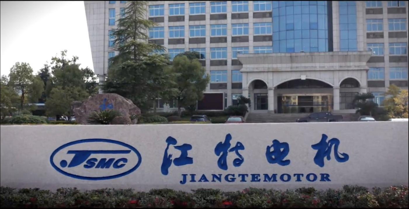 一个完全不懂iOS的后端，两个小时撸出一个应用，我的结论是——编程已死