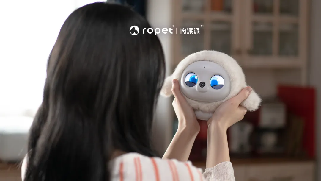 200亿热钱涌入AI玩具：MOMOTOY3个月营收暴涨200%、ropet90天用户留存超80%