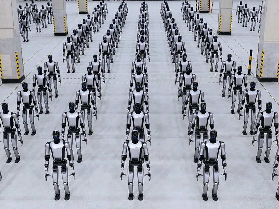 進(jìn)廠“打工”規(guī)模化落地，“人形機(jī)器人第一股”營收超20億元