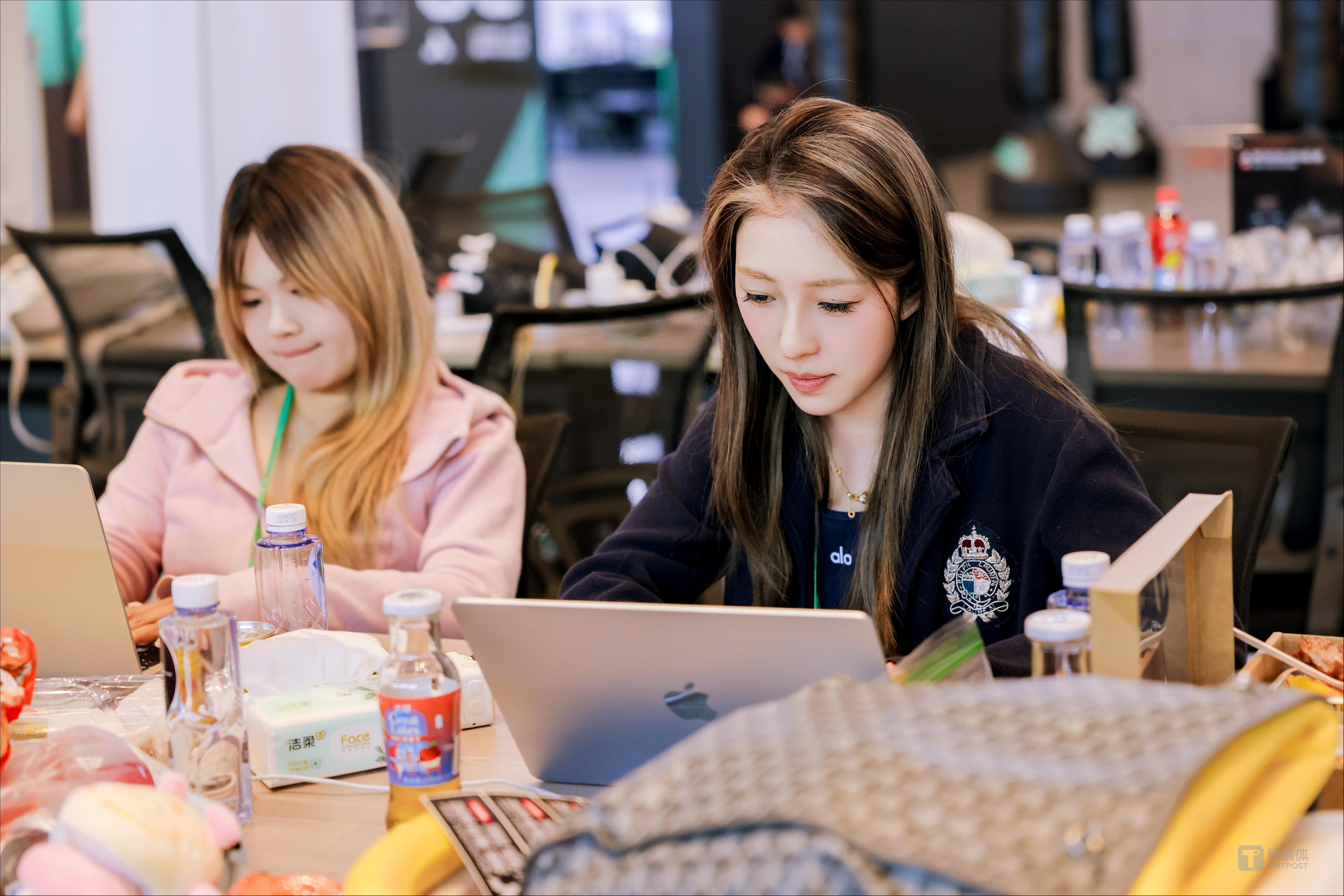 越来越多女性开发者加入黑客松大赛，图片来源：小红书