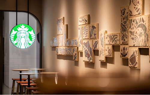 从社区到乡镇，瑞幸与星巴克打起“巷战”