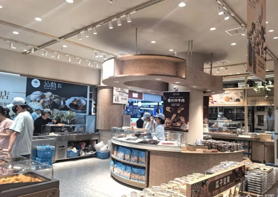 火锅、茶饮、卤味品牌扎堆卖新鲜零食，能成吗？