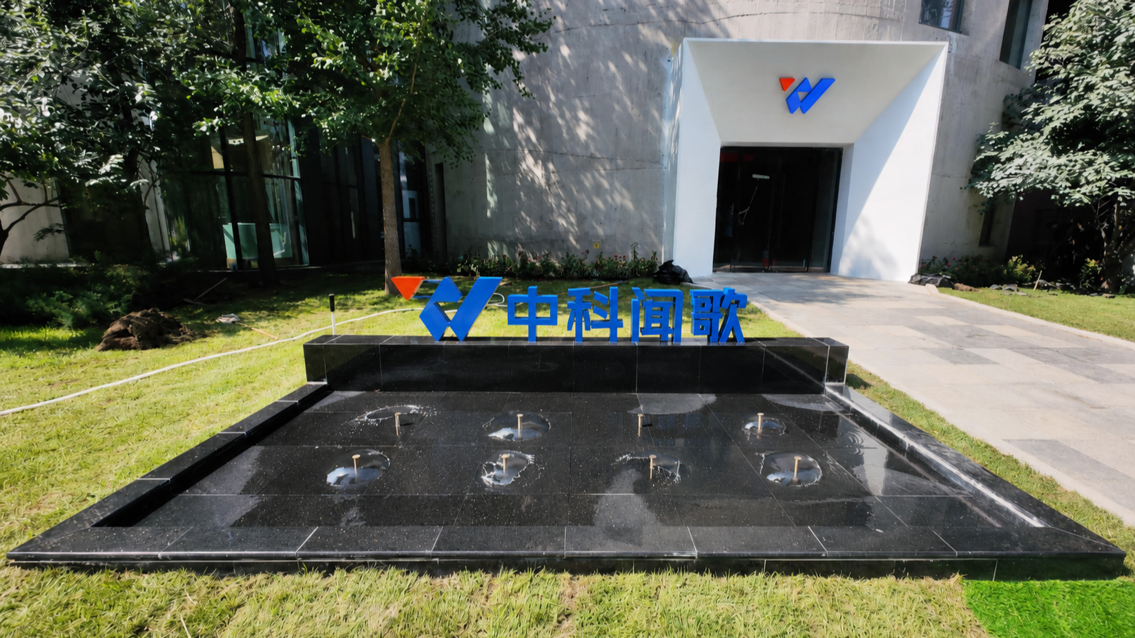 中科闻歌启动全球发售，交出了一份“Palantir式”中国答卷