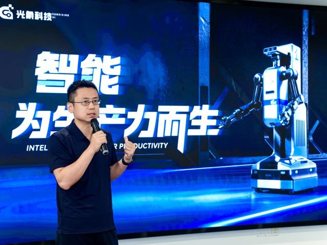 “全能技工”进厂，这家清华系企业要送机器人干苦活累活
