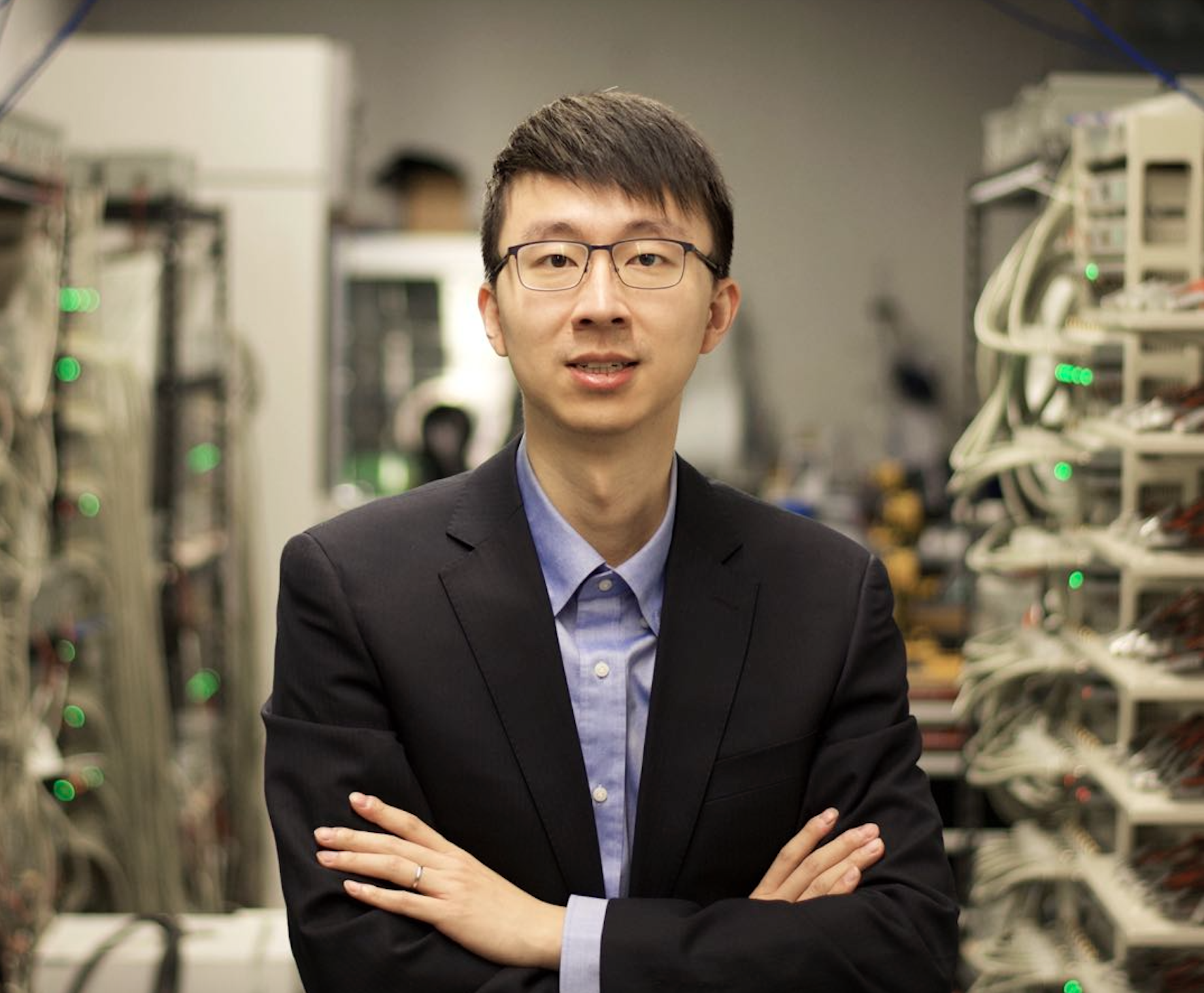 对话小米俞之奡：从泰坦合金到电池，AI正批量制造材料“六边形战士”