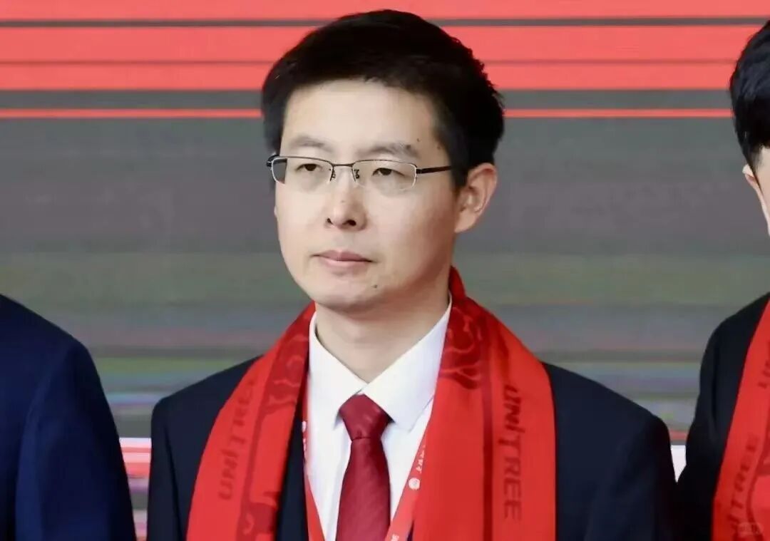 宇树老演员，正在被打工机器人包围
