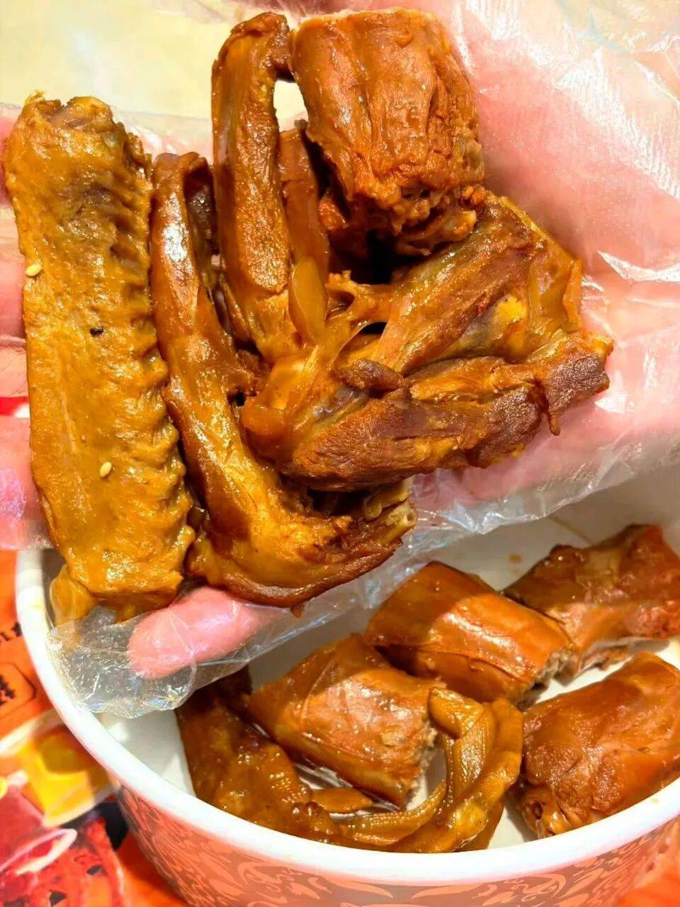 营收腰斩的煌上煌加盟商，变“孤独守店人”