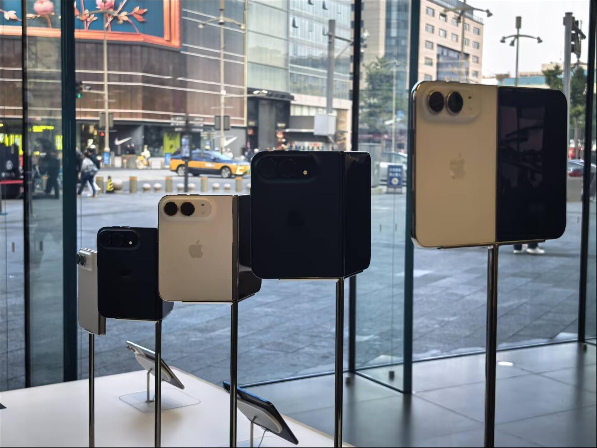 直击iPhone Duo开售：排队三天三夜、行情崩了，日赚10万梦破碎