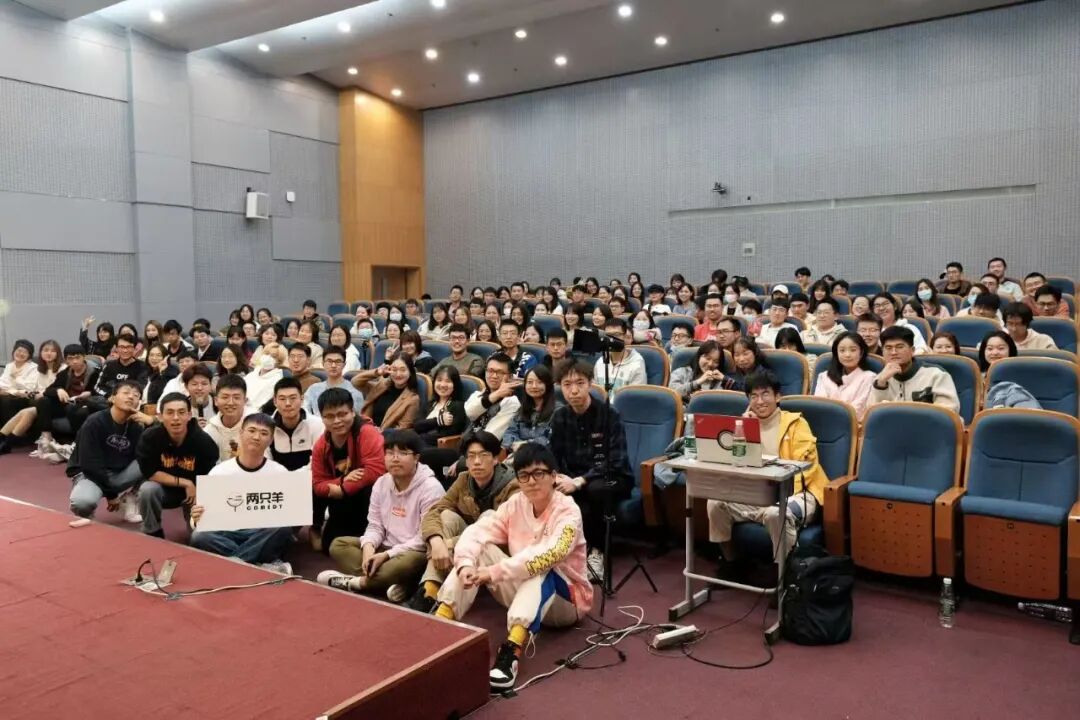 内容生命力：成为一名职业脱口秀演员，向上走，讲下去