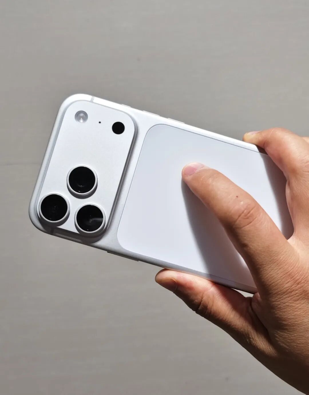 iPhone 17 Pro Max真实使用体验报告：变化剧烈、提升显著，依旧是最为值得购买的高端旗舰