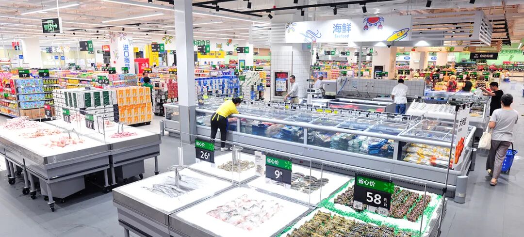 对手都在关店，沃尔玛为什么还能打？