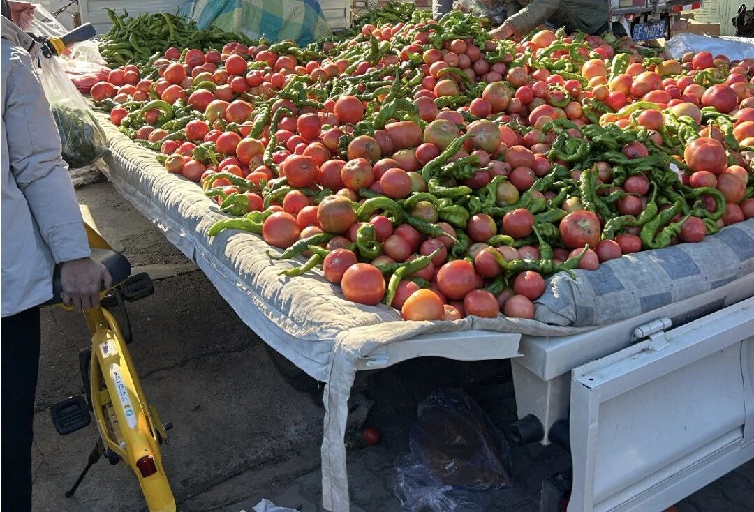 这届年轻人，背着山姆购物袋重返大集