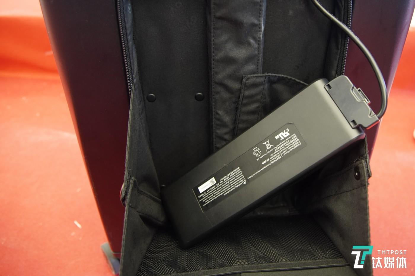 灵动科技发布ovis侧跟行李箱,可以自动跟随,智能躲避障碍 | 钛快讯