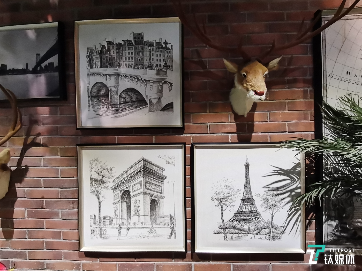 焦距：1.78 mm 光圈：f/2.4 快门：1/30s ISO：320