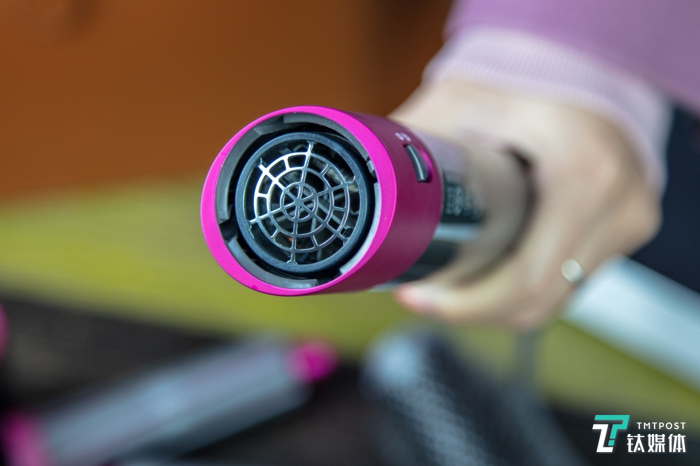 机身安装梳头的卡口