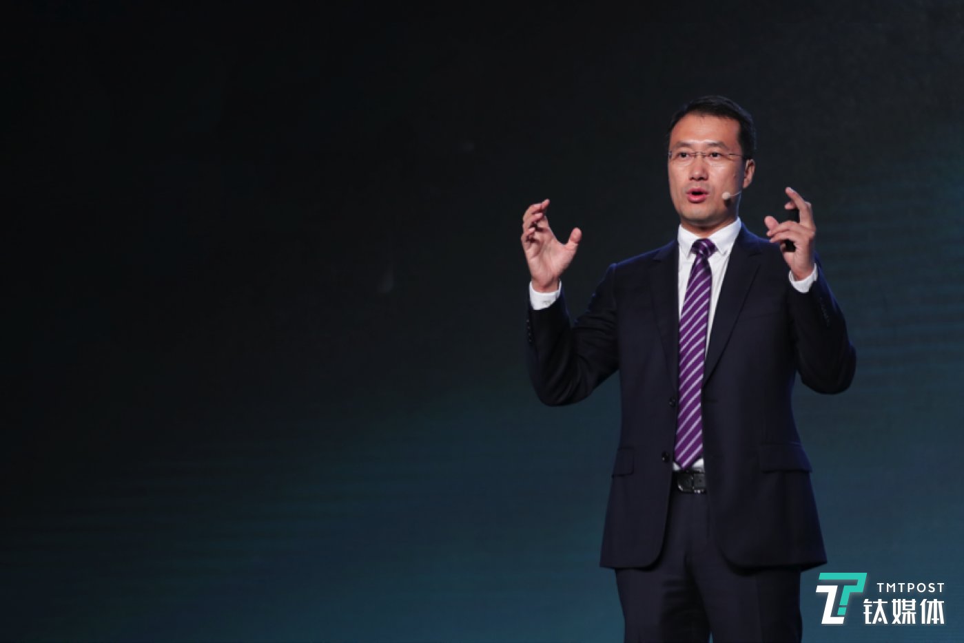 华为消费者业务手机产品线总裁何刚先生演讲