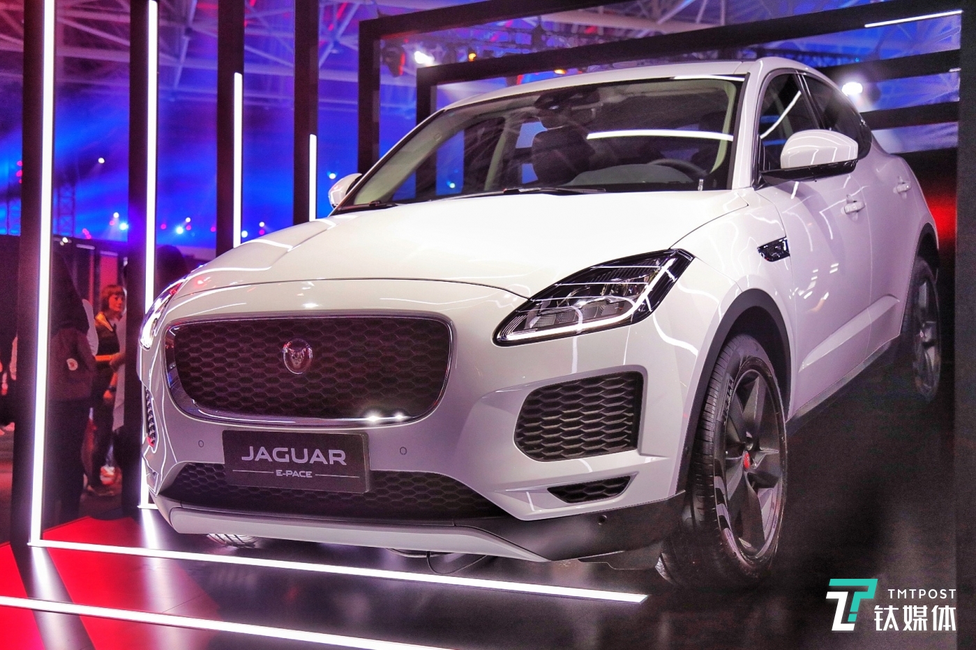 捷豹E-PACE采用跑车设计风格