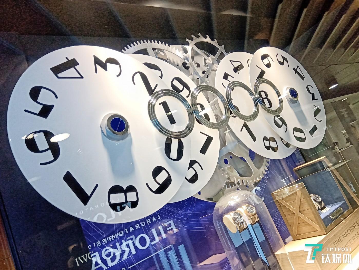 更多样张 焦距：mm 光圈：f/ 快门速度：1/s ISO: