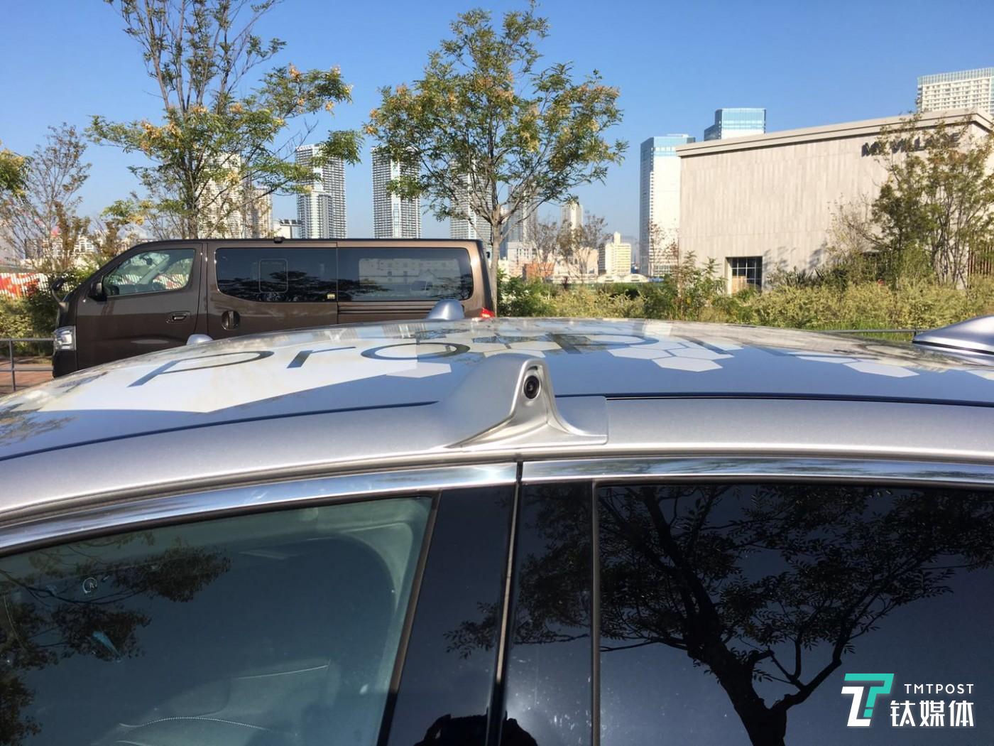 车顶上的摄像头