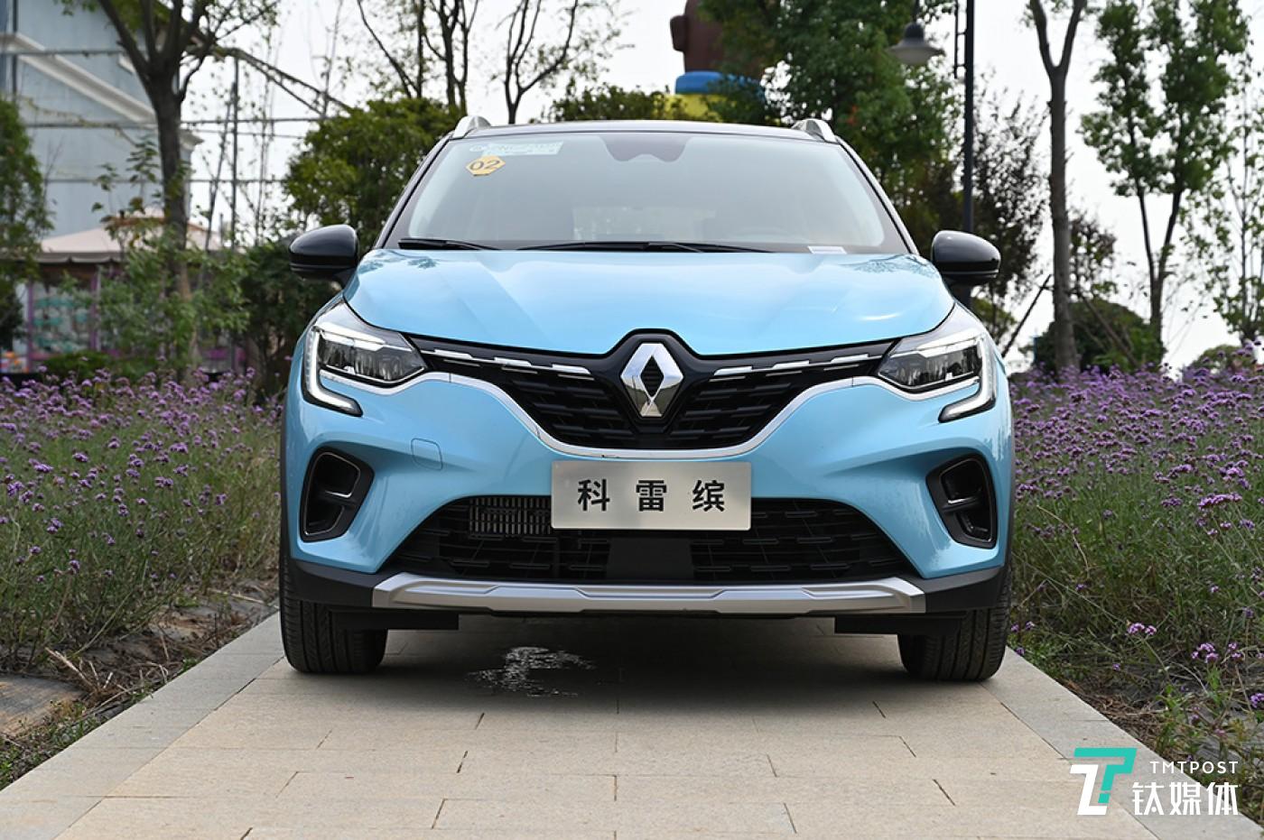 雷诺车的家族设计风格尤为优美,别看科雷缤是一辆小型suv,但外形的