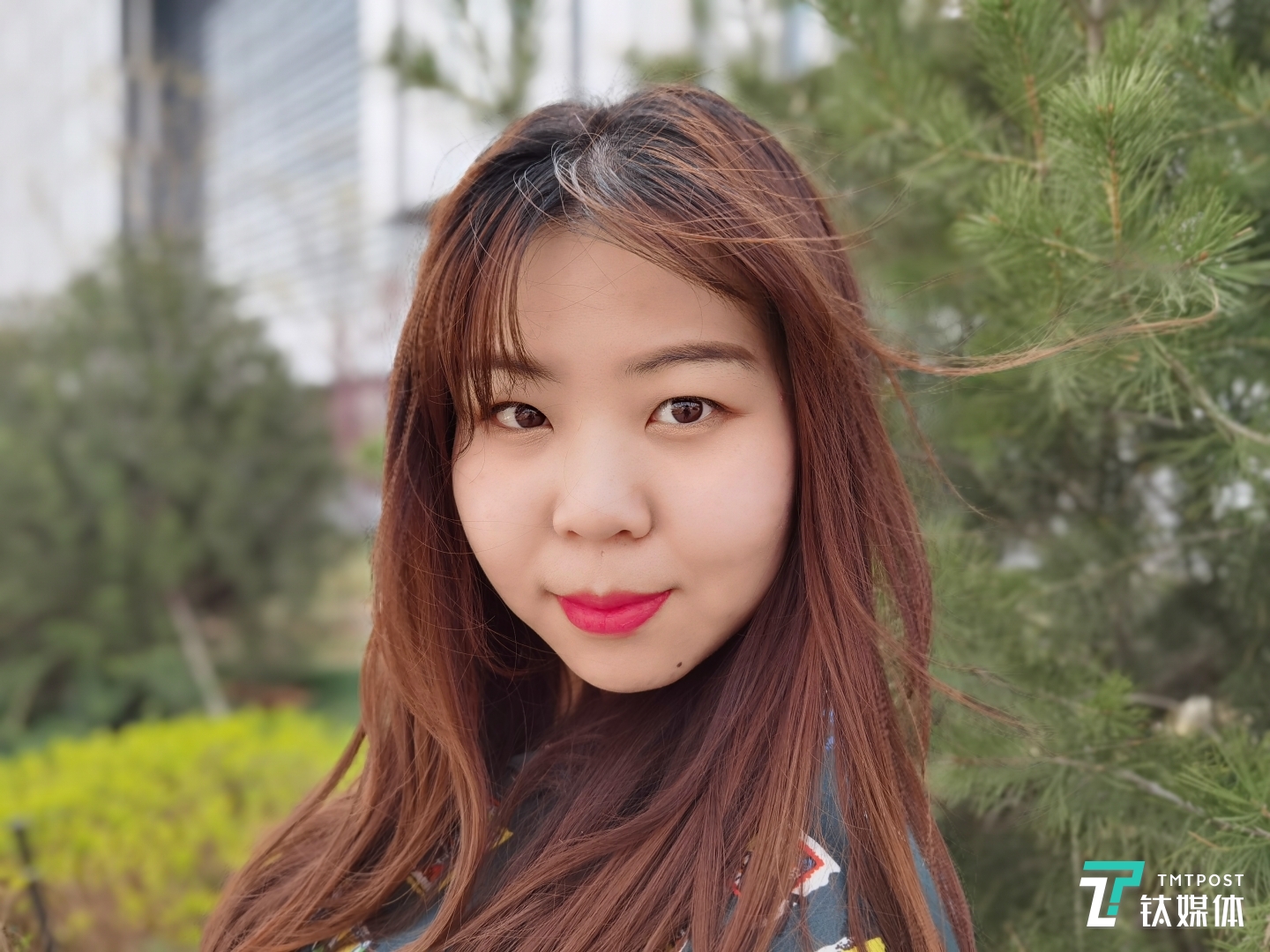 人像模式下的发丝保留完整