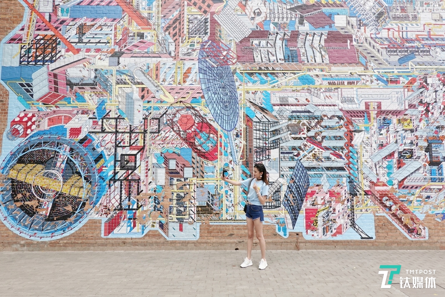 索尼黑卡RX100M6数码相机24mm端拍摄效果