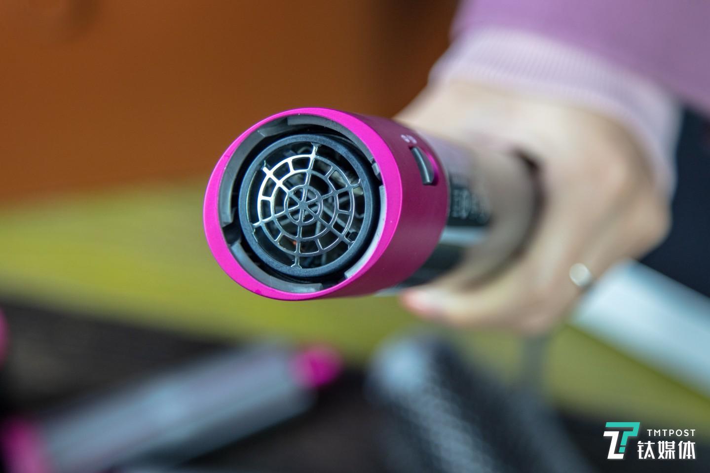 機身安裝梳頭的卡口