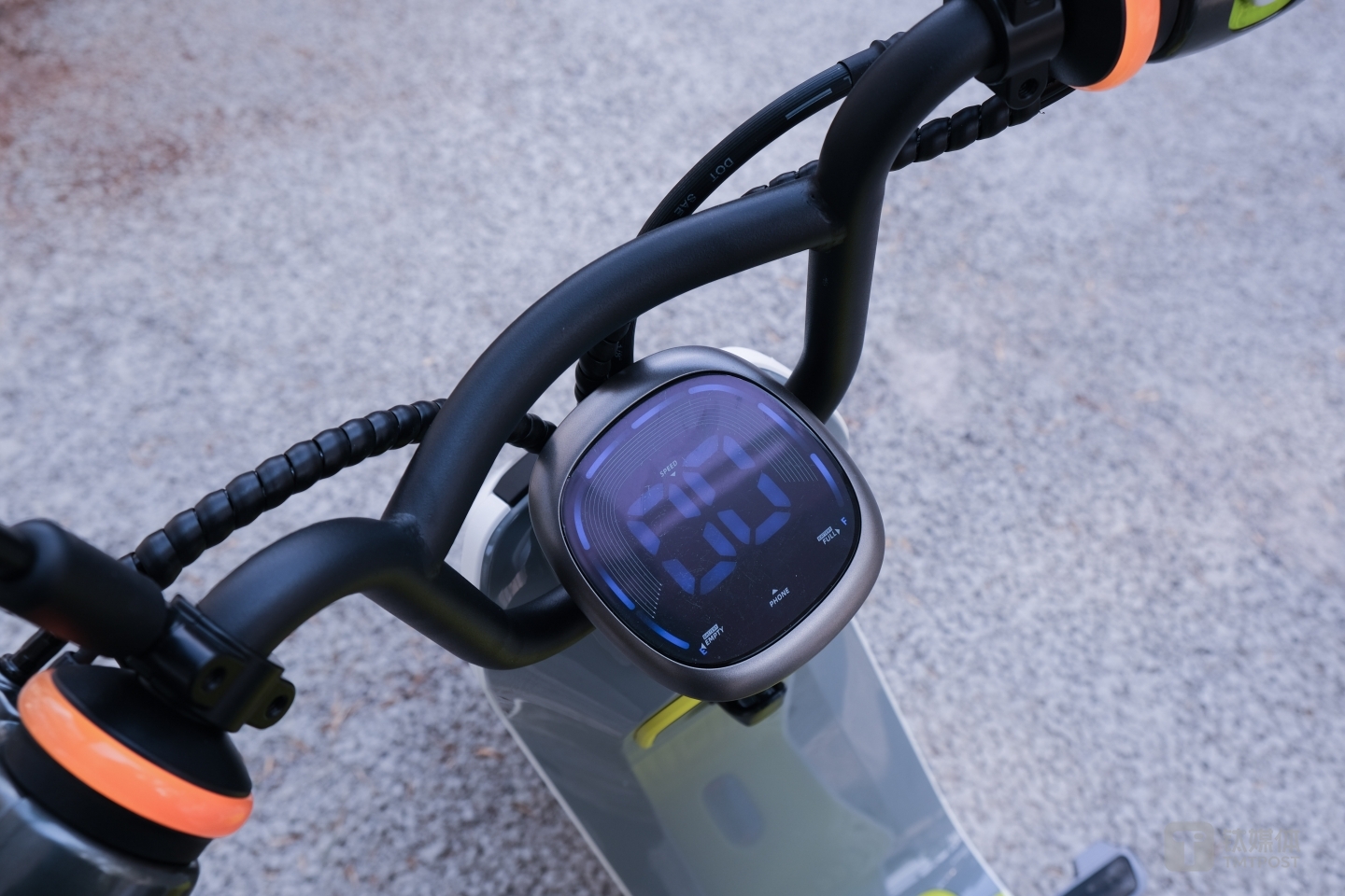 把手上的提示灯