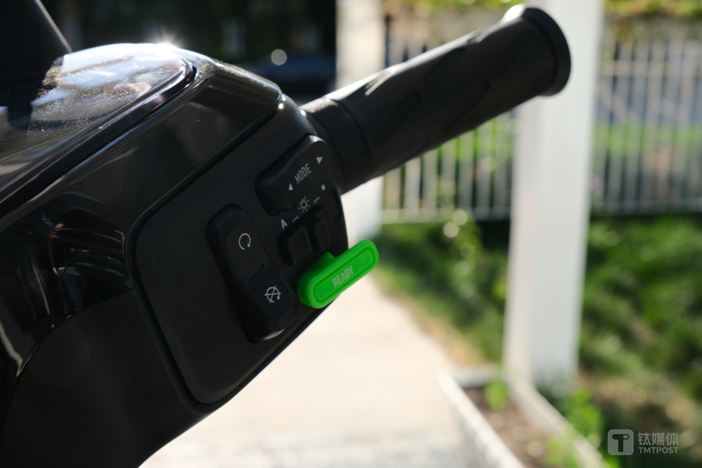 小牛电动MQi2启动键