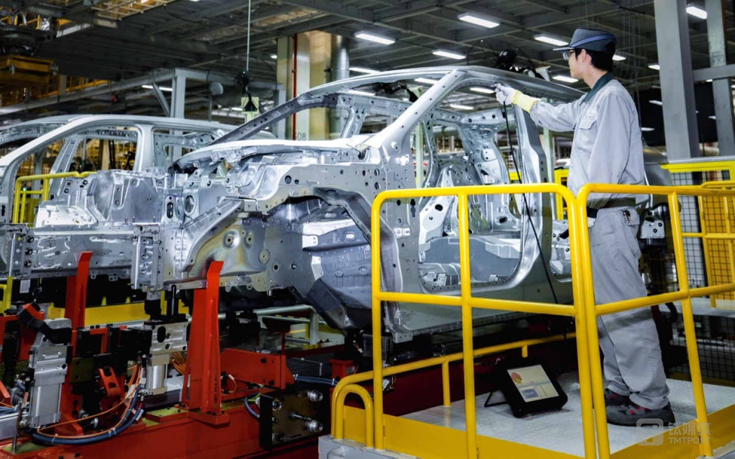 冲铆接、激光钎