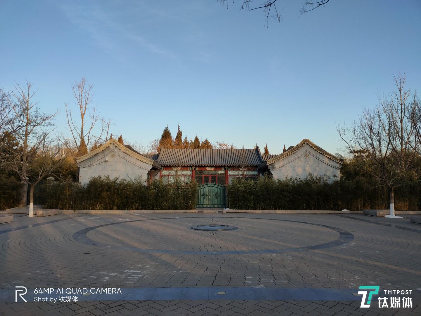 主摄样张 焦距:5.58 毫米;光圈:f/1.8;快门速度:1/553。