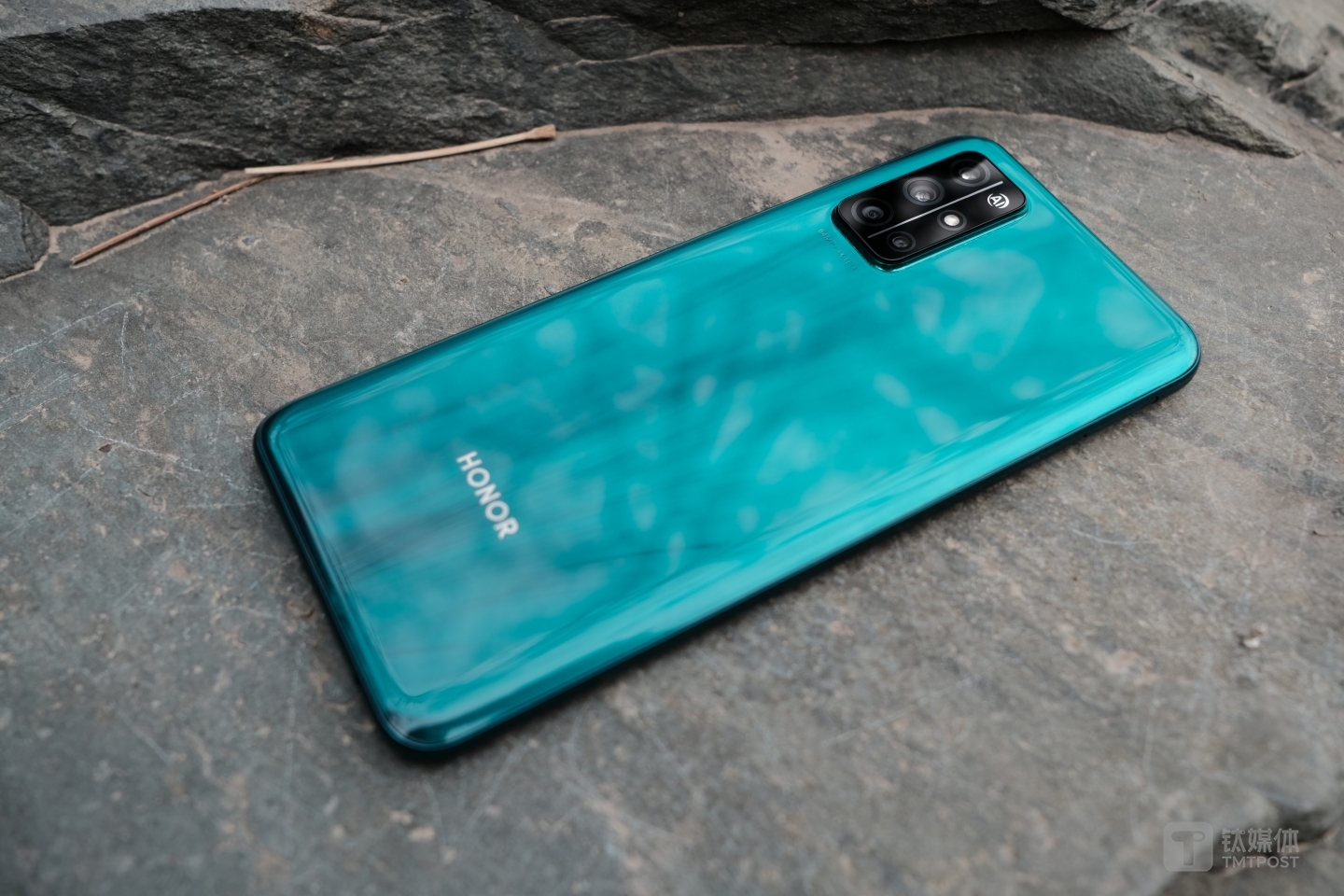 荣耀30S-蝶羽翠配色