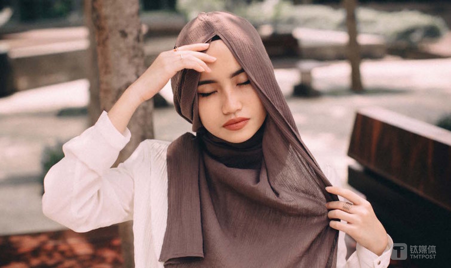 2016年Hana Tajima 的穆斯林女装合作系列将于今年 7 月在优衣库中国的部分门店有售