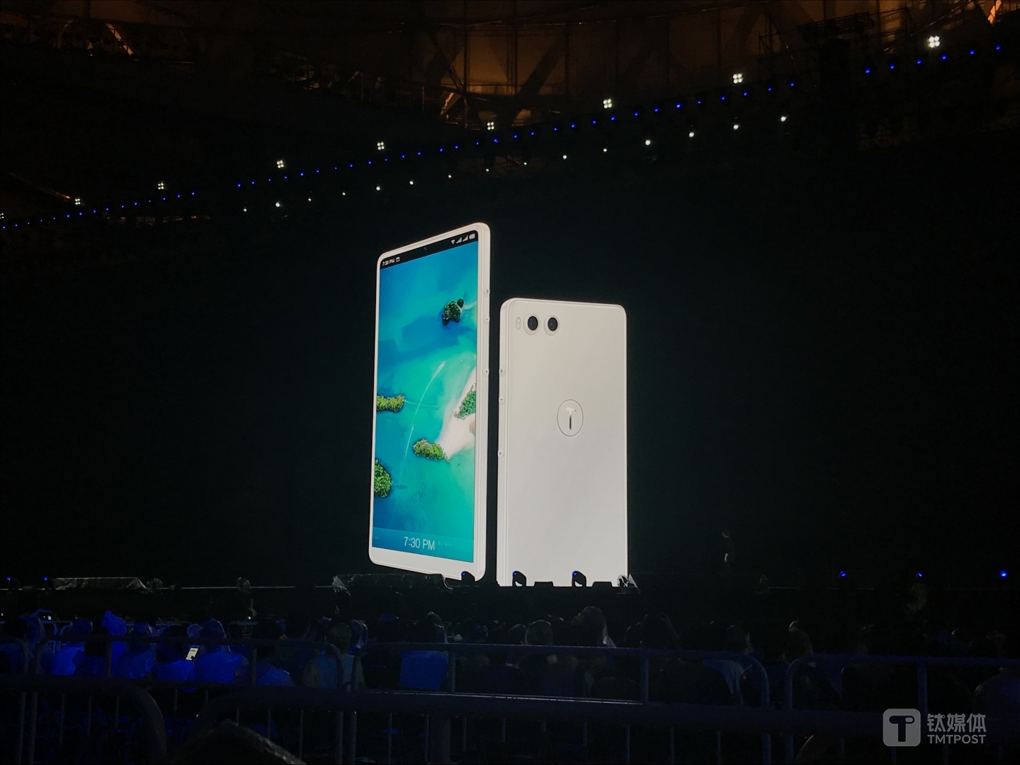 &ldquo;最好看的白色手机&rdquo;